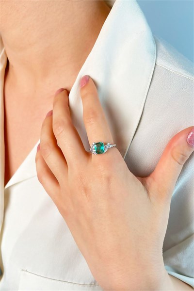 Green Stone Zircon Ring - Silver