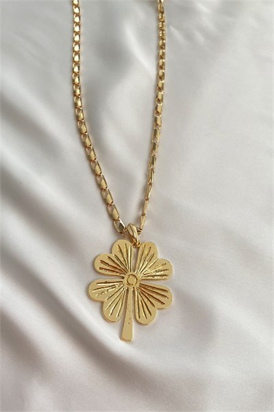 Clover Tipped Gold Necklace