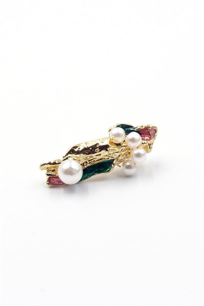 Elegant Pearl-Colored Earrings - Classic and Stylish Design