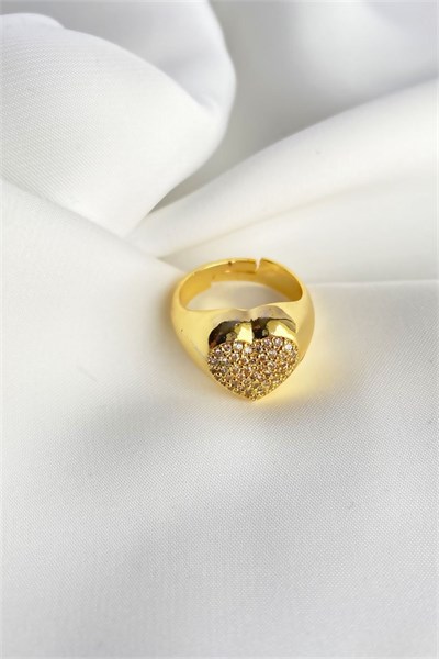 Zircon Heart Detailed Gold Ring