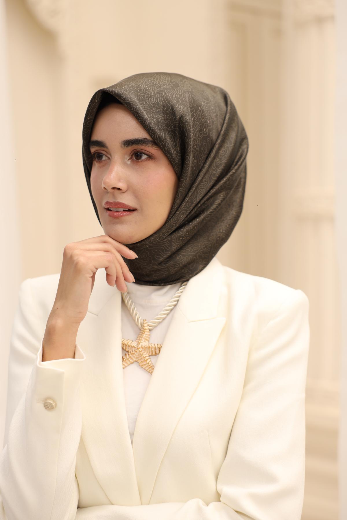 Silk Home SHiny ScarfSilk Home SHiny Eşarp 75009-16