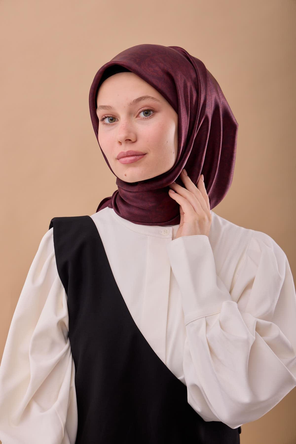 Silk Home SHiny ScarfSilk Home SHiny Eşarp 75012-21