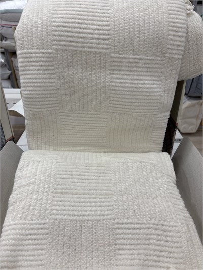 Sesli Comfort Beyaz Skoç Pamuk Örme Battaniye 200x220 Çift Kişilik Battal