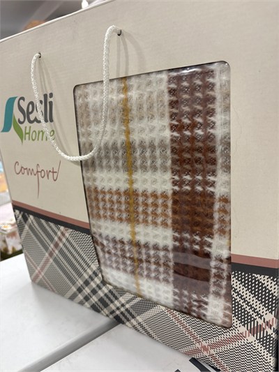 Sesli Comfort Kahve Bej Sarı Ekose Skoç Pamuk Örme Battaniye 200x220 Çift Kişilik Battal