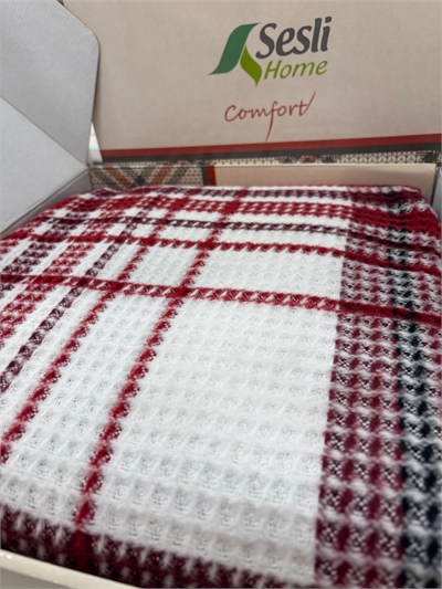 Sesli Comfort Kırmızı Beyaz Ekose Skoç Pamuk Örme Battaniye 200x220 Çift Kişilik Battal