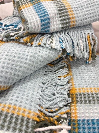 Sesli Comfort Mavi Yeşil Sarı Ekose Skoç Pamuk Örme Battaniye 200x220 Çift Kişilik Battal