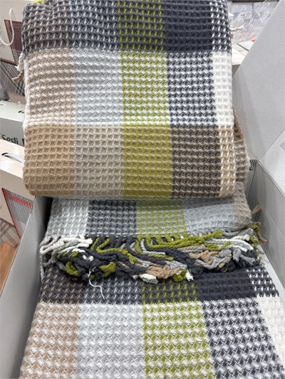 Sesli Comfort Yeşil Bej Skoç Pamuk Örme Battaniye 200x220 Çift Kişilik Battal