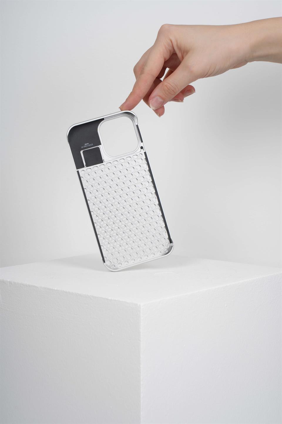 The Bulwark 14 Pro Max Silver  Alüminyum Alaşımlı,Kokulu Metal Kızaklı Telefon Kılıfı