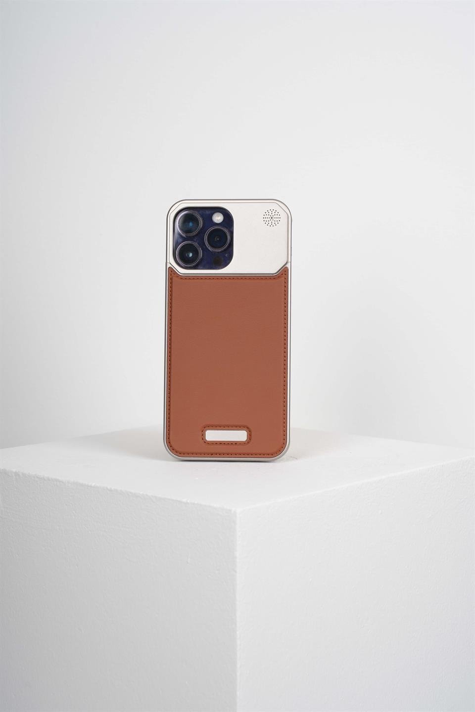 Therock 14 Pro Max Manyetik Özellikli Alüminyum Alaşımlı Hakiki Deri,Kokulu Metal Kızaklı Telefon Kılıfı