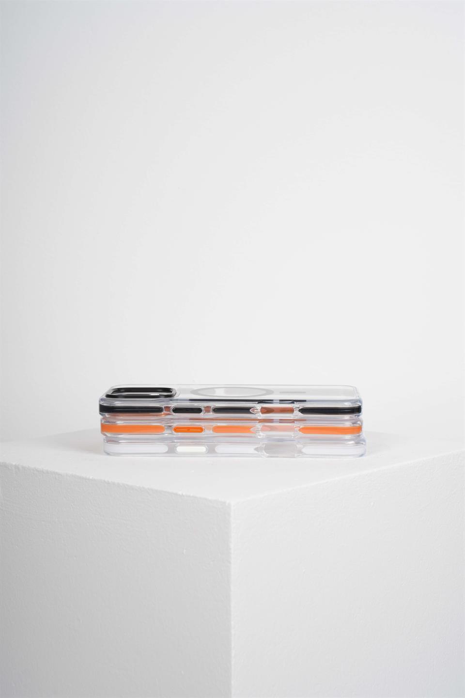 Onyx  Iphone 16 Pro Siyah Kılıf Manyetik Özellikli Şeffaf Sert Pc Embos Kılıf+Kamera Koruyucu