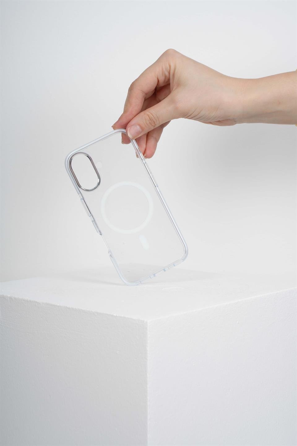 Onyx  Iphone 16 Beyaz Kılıf Manyetik Özellikli Şeffaf Sert Pc Embos Kılıf+Kamera Koruyucu