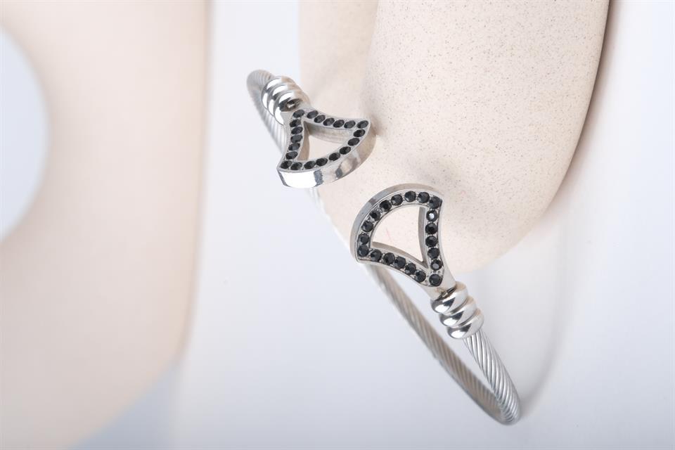 HERENA  SILVER   STEEL BRACELET 