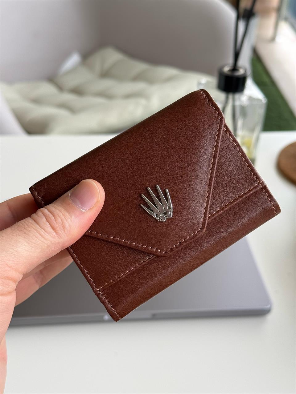 AKORDE TABA HAKİKİ DERİ KARTLIK 