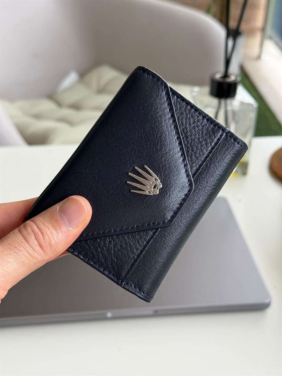 AKORDE LACİVERT HAKİKİ DERİ KARTLIK 