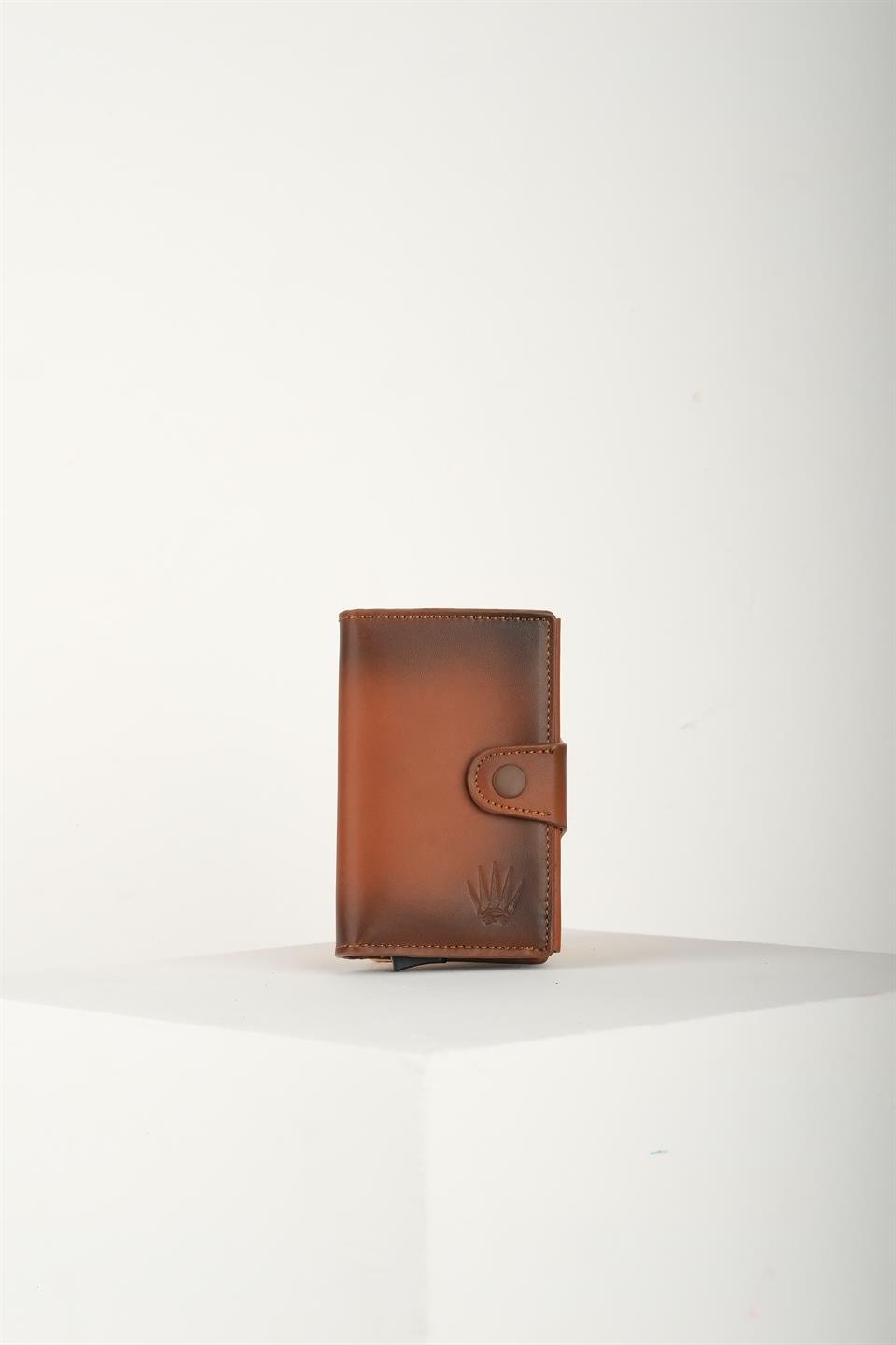 HELMOND Taba Hakiki Deri Bölmeli Kızaklı Mekanizmalı Kartlık 