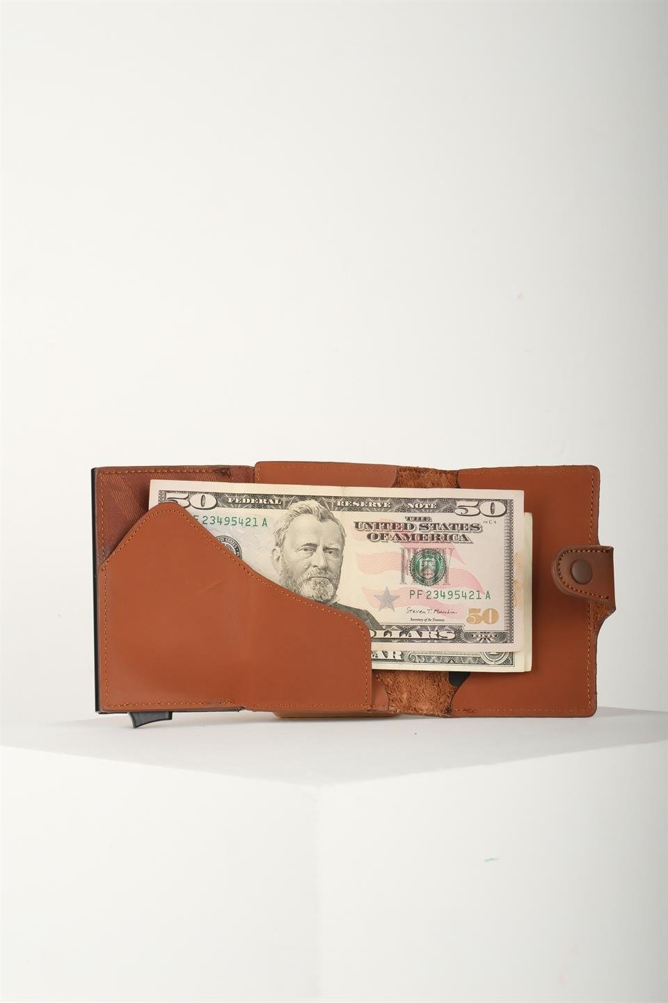 HELMOND Taba Hakiki Deri Bölmeli Kızaklı Mekanizmalı Kartlık 