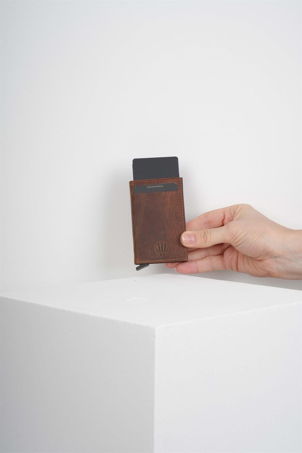 Hakiki Deri Crazy Taba 12 Kart Kapasiteli RFID Korumalı Mekanizmalı Kartlık