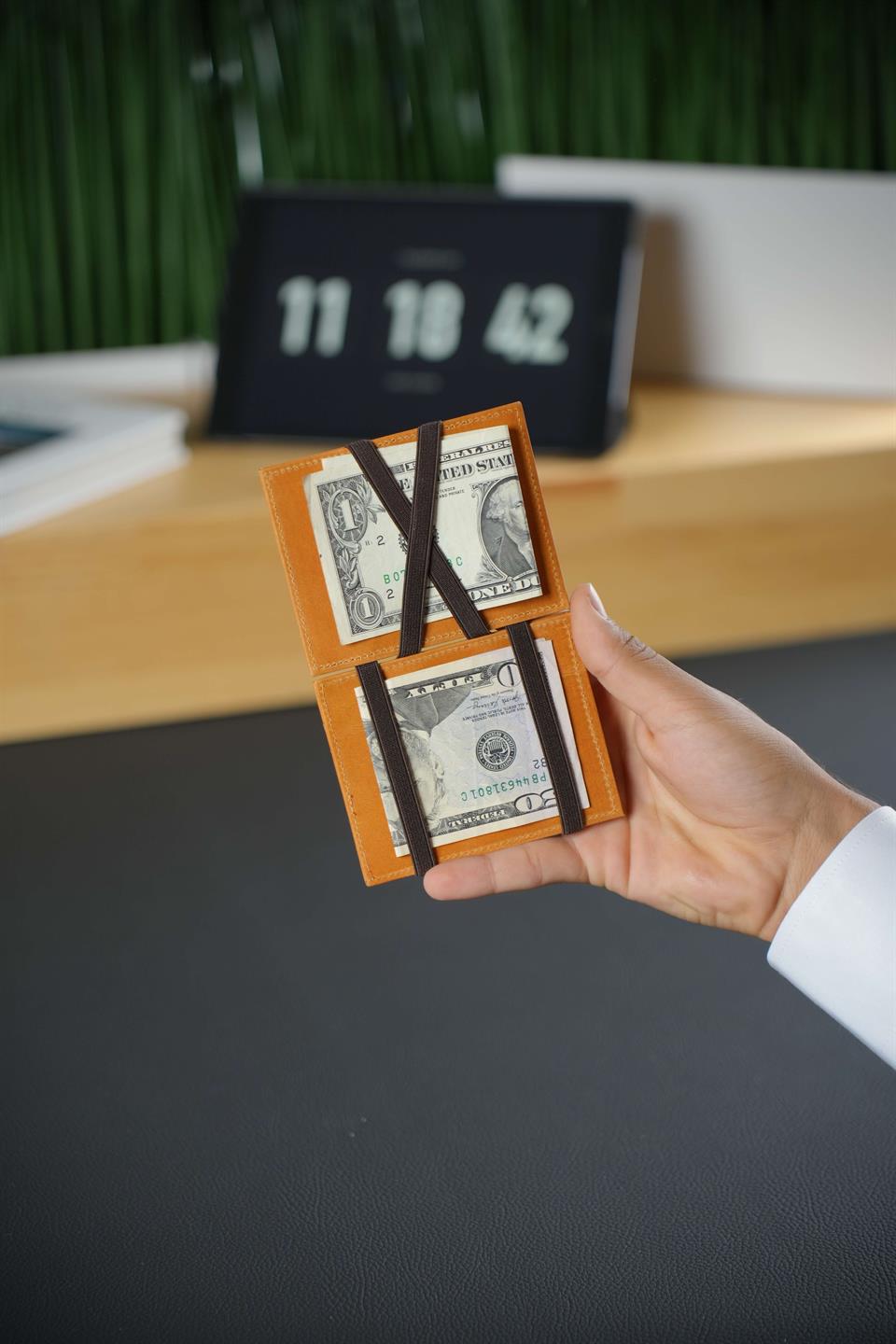 Hakiki Deri Kartlık Crazy Sarı 4 Kart ve 2 Para Bölmesi ile Minimalist Sihirbaz Tasarım Cüzdan MAGICCARD