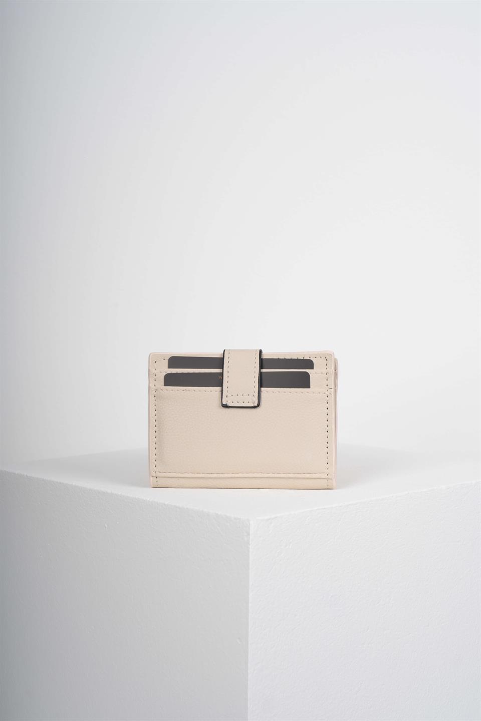 DESENLİ KREM KARTLIK 8 ADET KART BÖLMELİ ÇITÇIT KİLİT SİSTEMLİ TASARIM CÜZDAN MONTİ