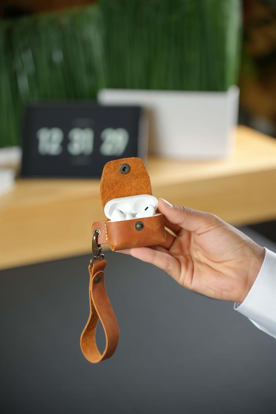 Apple Airpods Pro Tıguan Sarı Hakiki Deri Kılıf+Anahtarlık 