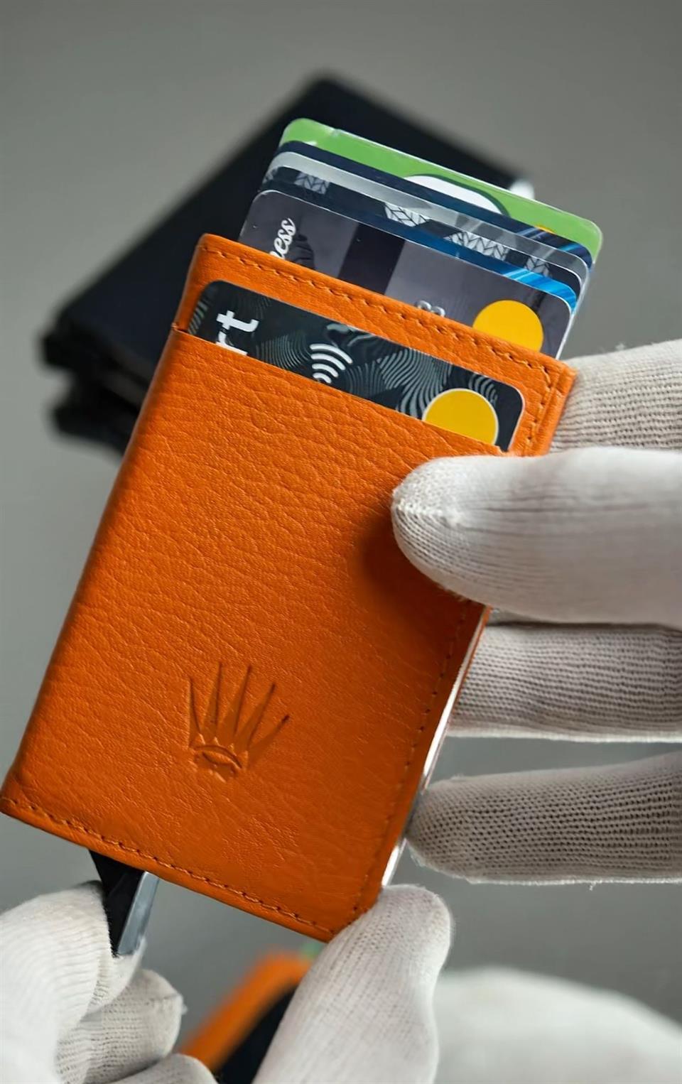 Hakiki Deri TURUNCU 12 Kart Kapasiteli RFID Korumalı Mekanizmalı Kartlık