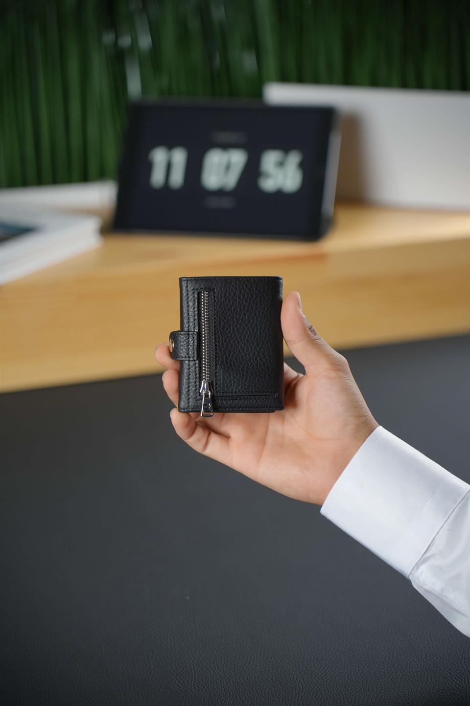 Scott Flother Siyah Hakiki Deri Cüzdan - Modern ve Fonksiyonel Cüzdan 