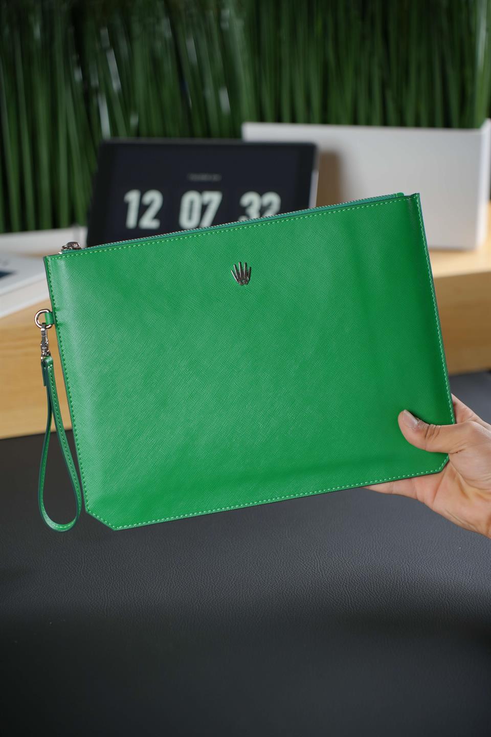 Özel Vegan Deri Yeşil El Çantası Telefon ve Para Bölmeli El Tutma Askısı Minimalist Portföy Çanta Clutch