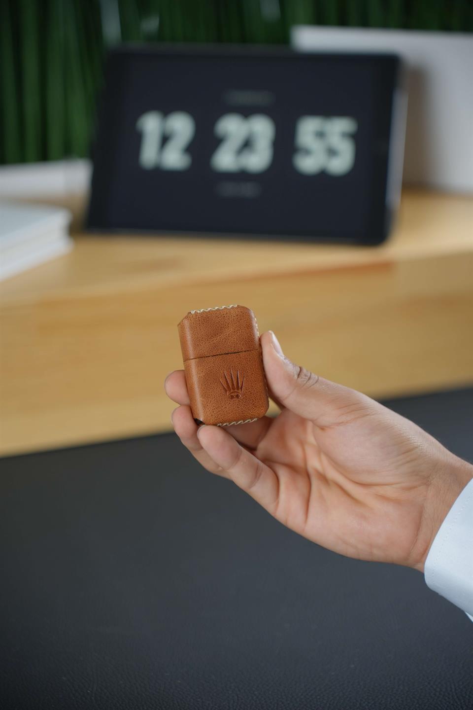 GENUINE LEATHER TIGUAN GASOLINE LIGHTER WITH YELLOW CASE