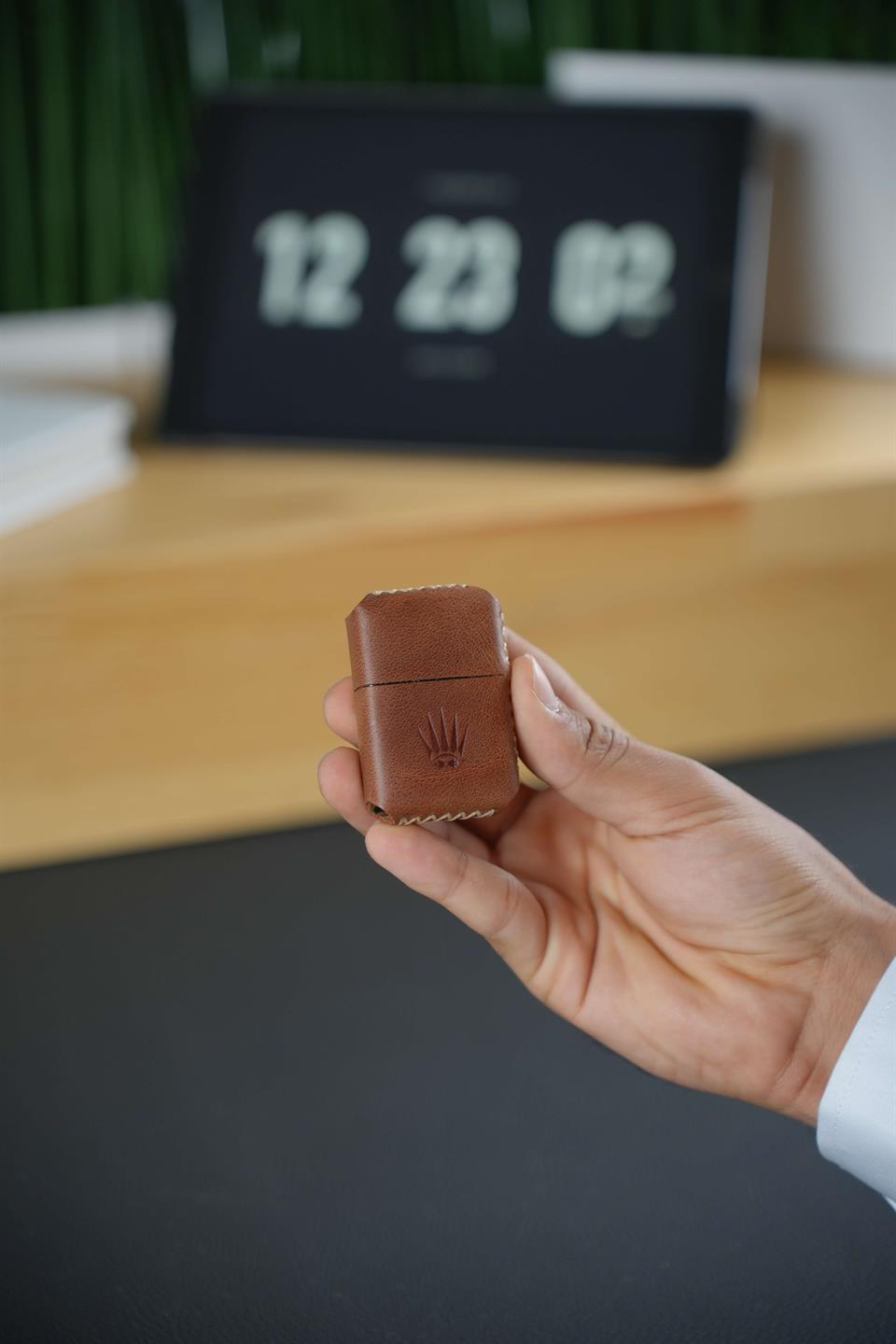 GENUINE LEATHER TIGUAN GASOLINE LIGHTER WITH TABAN CASE