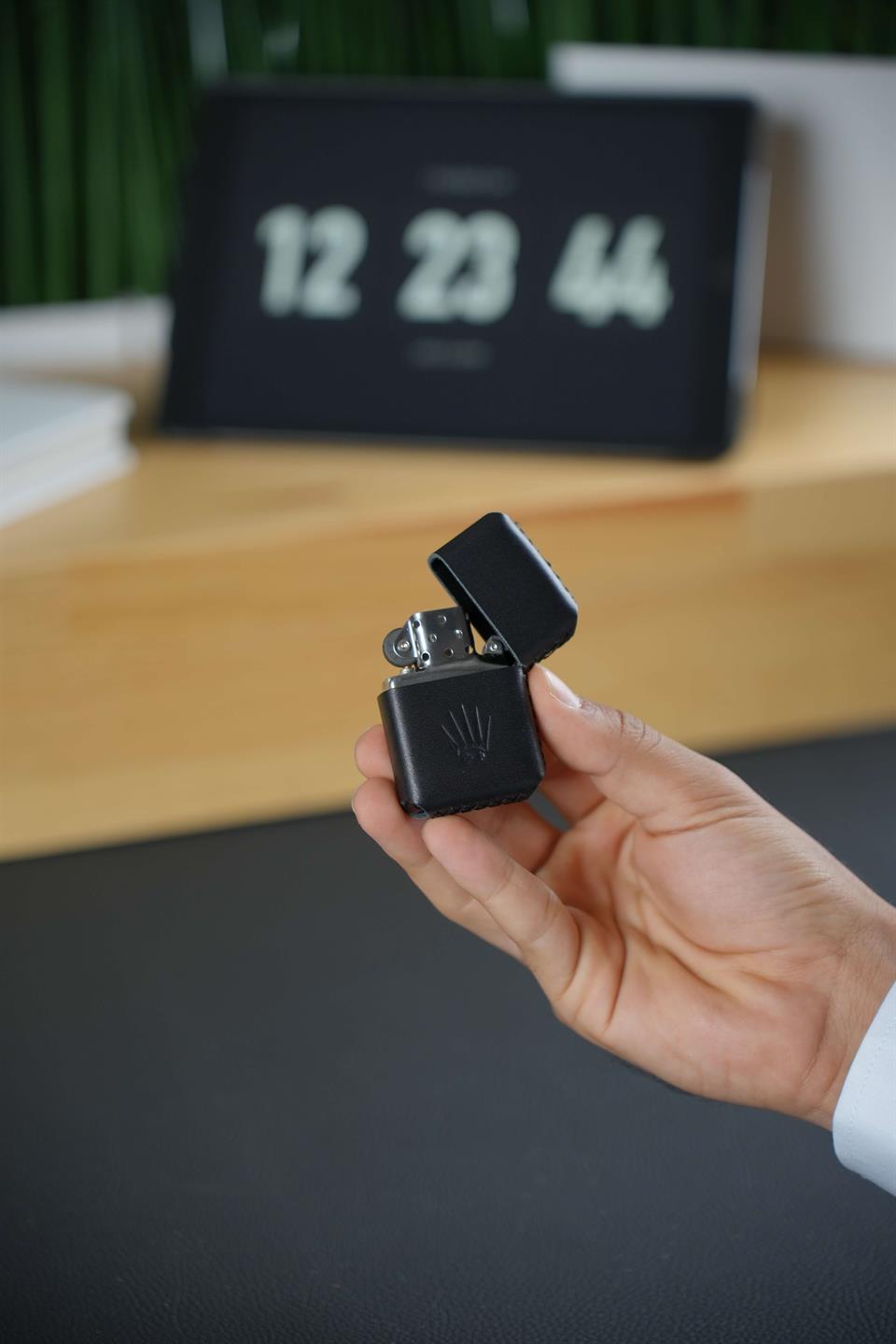 GENUINE LEATHER GASOLINE LIGHTER WITH BLACK CASE