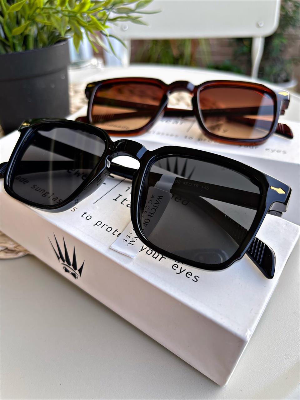 SET OF TWO VINTAGE BLACK-DARK BROWN UNISEX SUNGLASSES