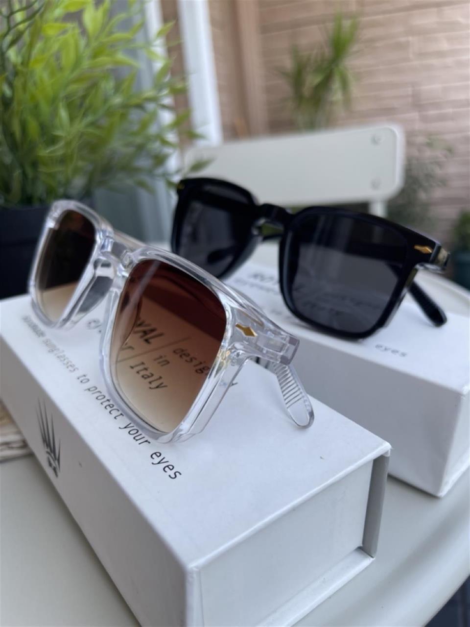 SET OF TWO VINTAGE BLACK-TRANSPARENT BROWN UNISEX SUNGLASSES