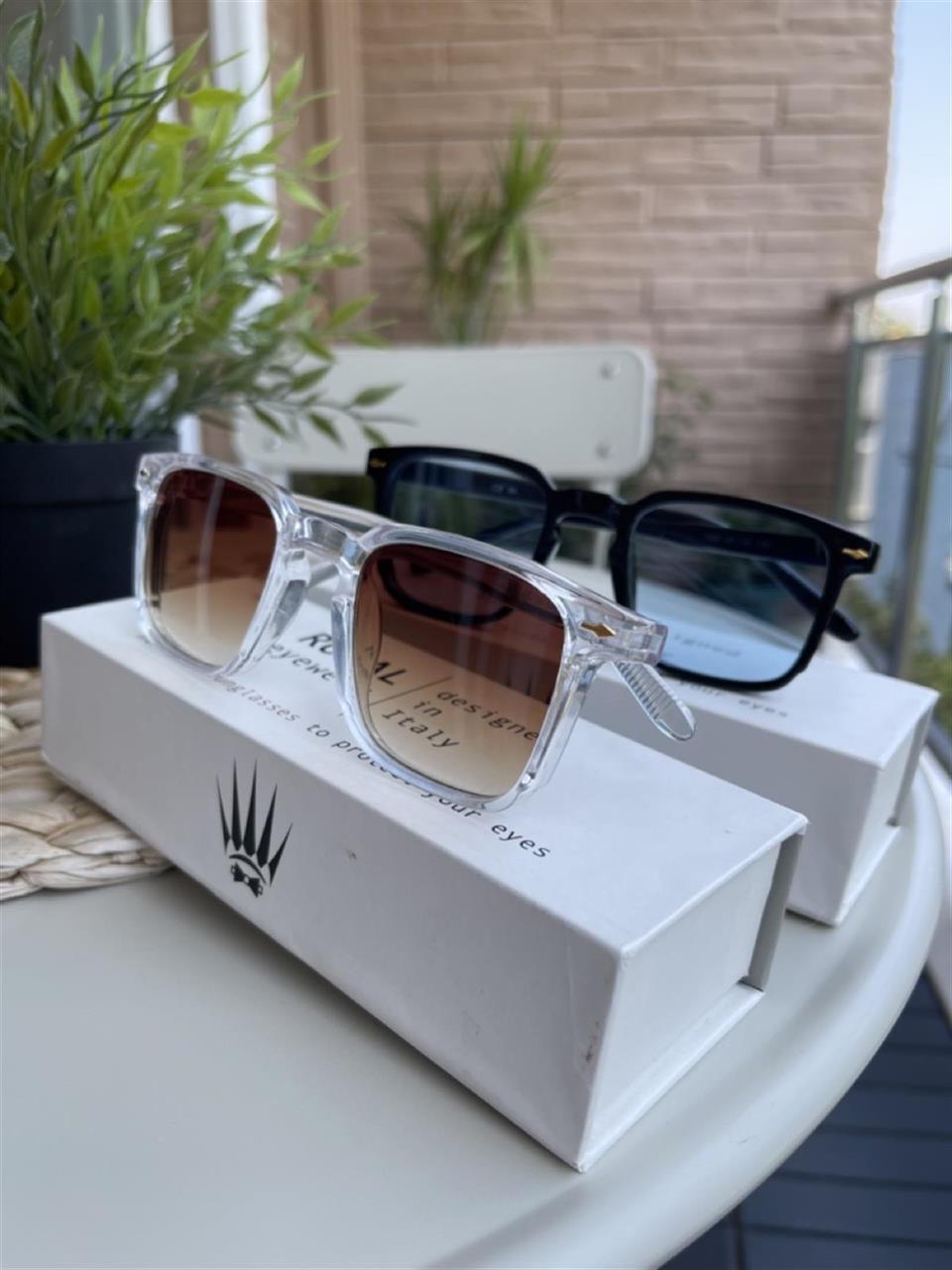 SET OF TWO VINTAGE TRANSPARENT BROWN-BLUE BLACK UNISEX SUNGLASSES