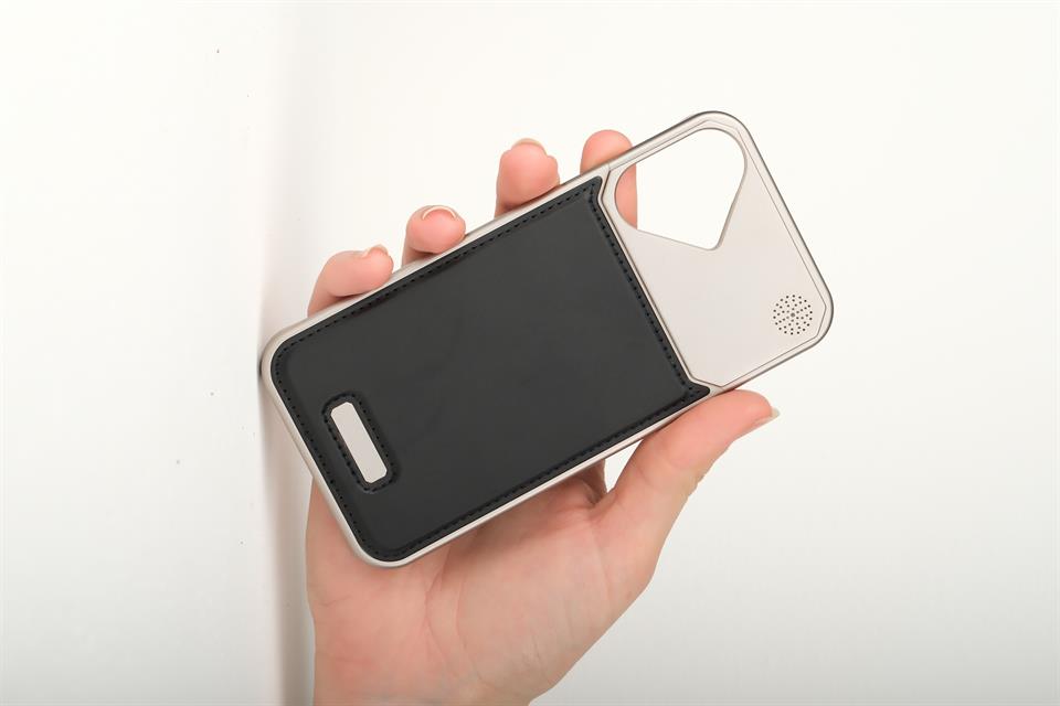 Therock iPhone 16 Siyah Manyetik Özellikli Alüminyum Alaşımlı Hakiki Deri,Kokulu Metal Kızaklı Telefon Kılıfı