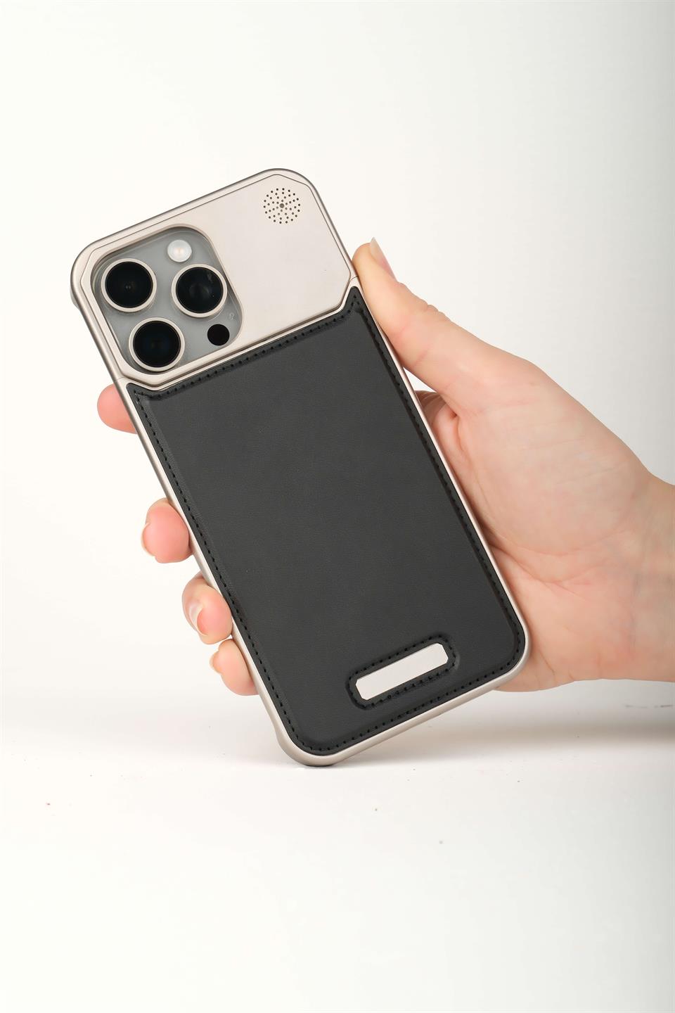 Therock 16 Pro Titanyum Gri  Manyetik Özellikli Alüminyum Alaşımlı Hakiki Deri,Kokulu Metal Kızaklı Telefon Kılıfı