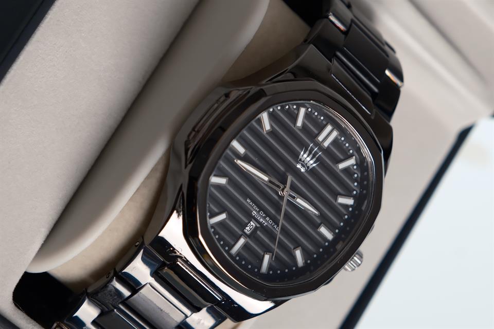 Novatick Siyah Kol Saati