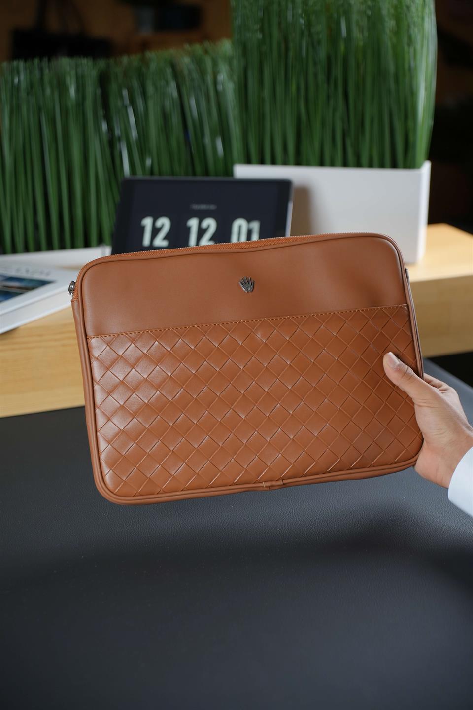 Modern Tasarım Vegan Deri Taba El Çantası 6 Kart, Tablet Telefon Bölmesi ve Fermuarlı Organizer Colorato