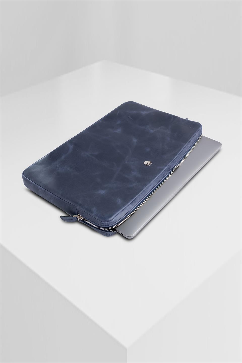 BOUCHES NAVY BLUE  GENUINE LEATHER CLUTCH HAND BAG