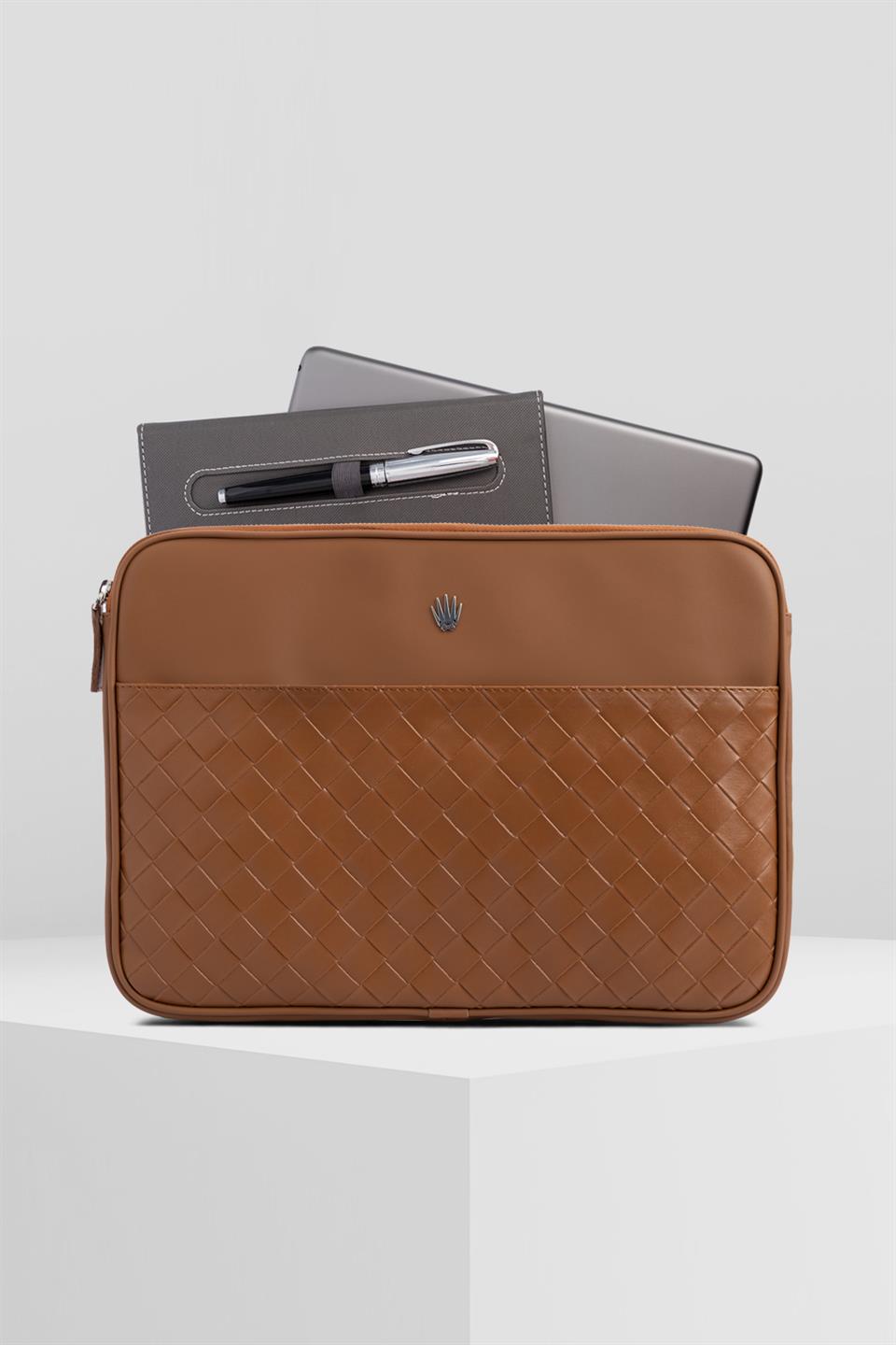 COLORATO TAN CLUTCH HAND BAG