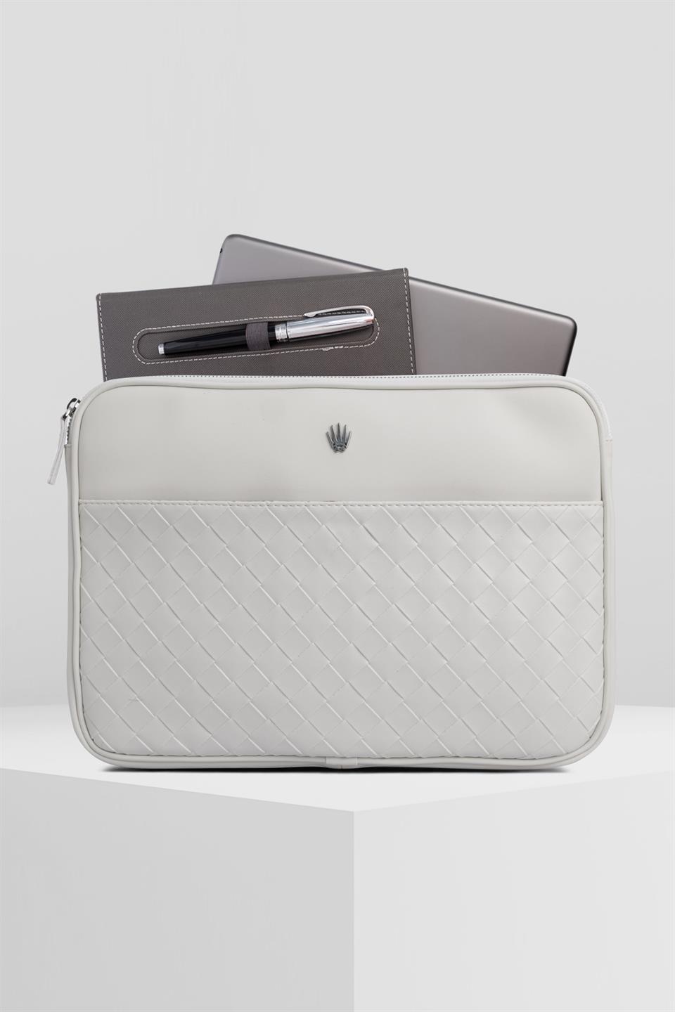 COLORATO WHITE CLUTCH HAND BAG