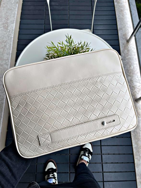 Modern Tasarım Vegan Deri Bej El Çantası 6 Kart, Tablet Telefon Bölmesi ve Fermuarlı Organizer Colorato