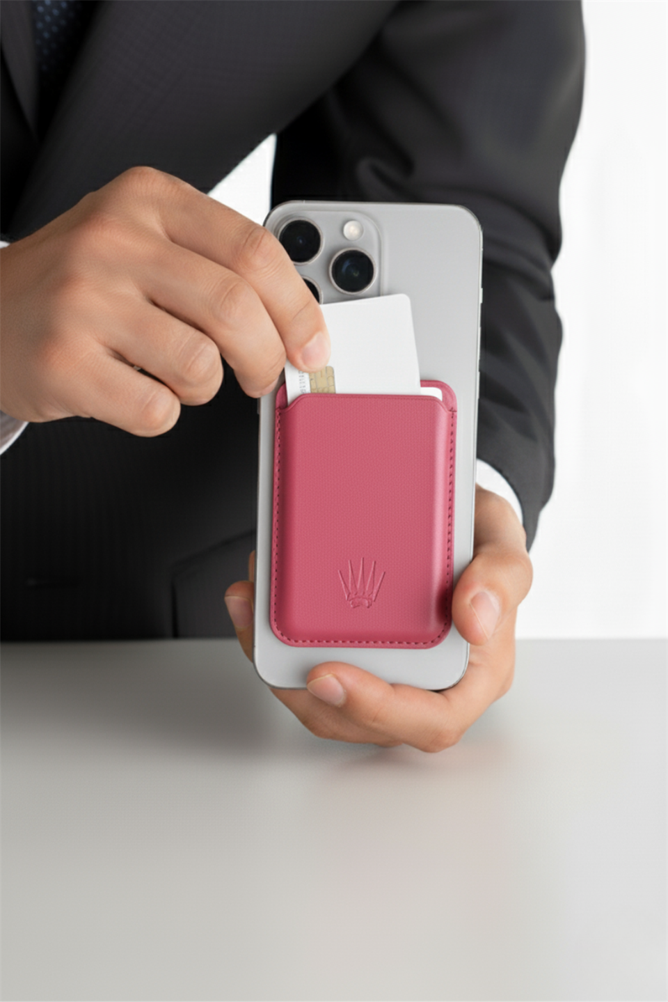 Kickstand Standlı Kırmızı Magnetik Yapıştırmalı Mıknatıslı Kartlık