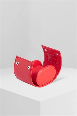 THE ONE RED WATCH AND ACCESSORY BAG