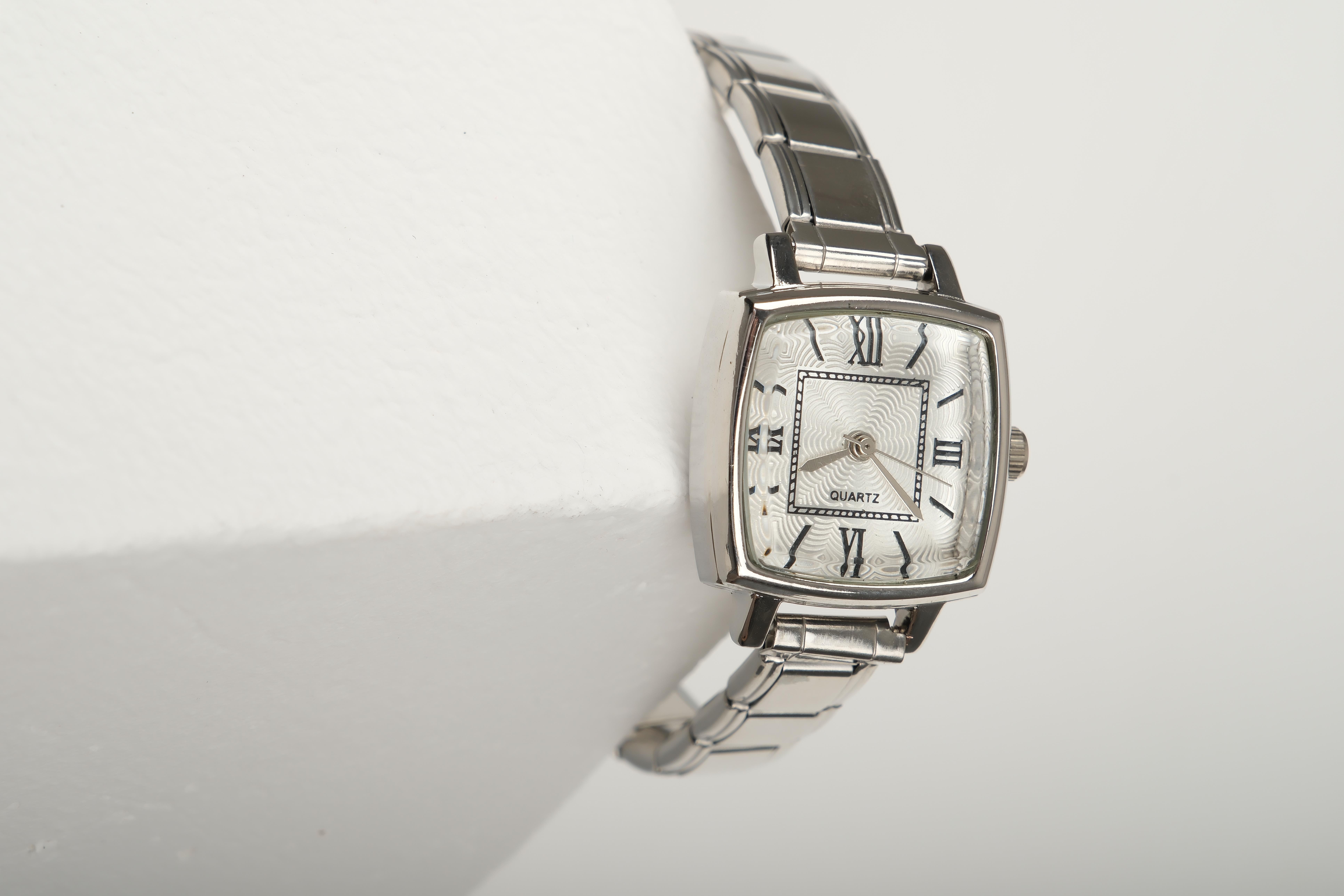 Diora Silver Beyaz Kadın Vintage Çelik Kol SaatiWatchesWATCHOFROYALDioraDiora Silver Beyaz Kadın Vintage Çelik Kol Saati