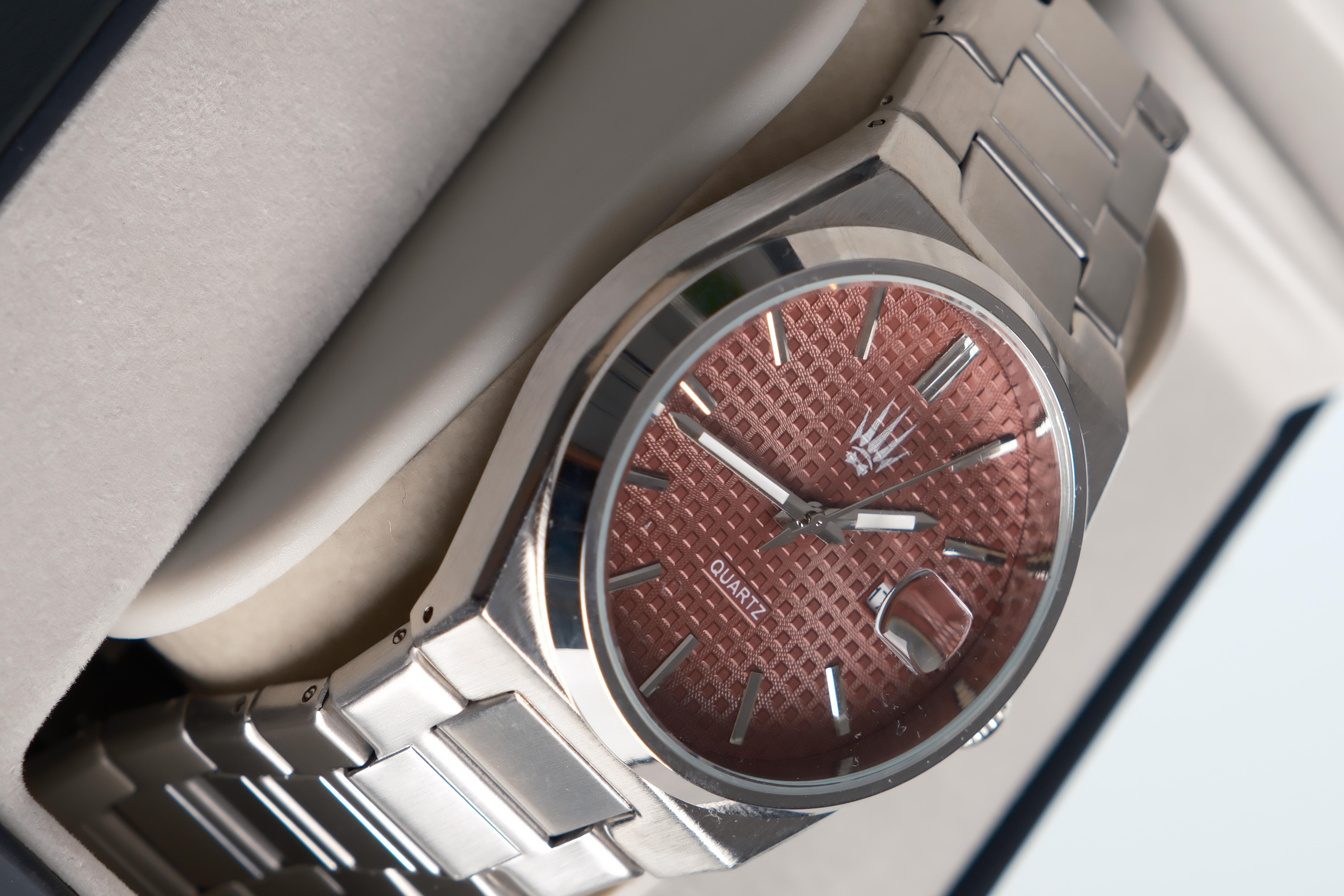 Vortex Silver Bordo Çelik Kol SaatiKol SaatiWATCHOFROYALVORTEXVortex Silver Bordo Çelik Kol Saati