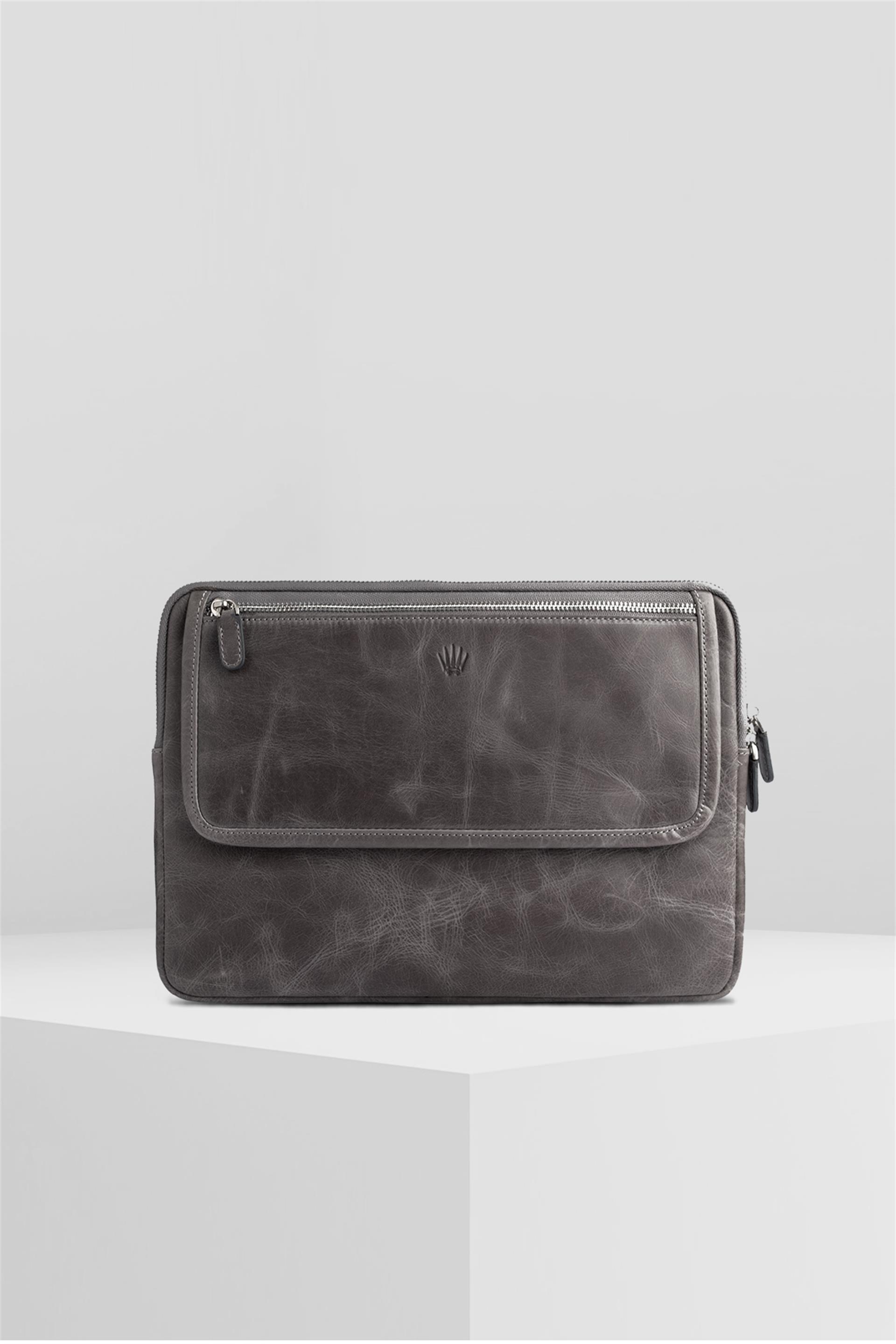 WRISTLET GREY HAKİKİ DERİ EL ÇANTASILAPTOP&EVRAK ÇANTASIWATCHOFROYALWRSTLTGWRISTLET GREY HAKİKİ DERİ EL ÇANTASI