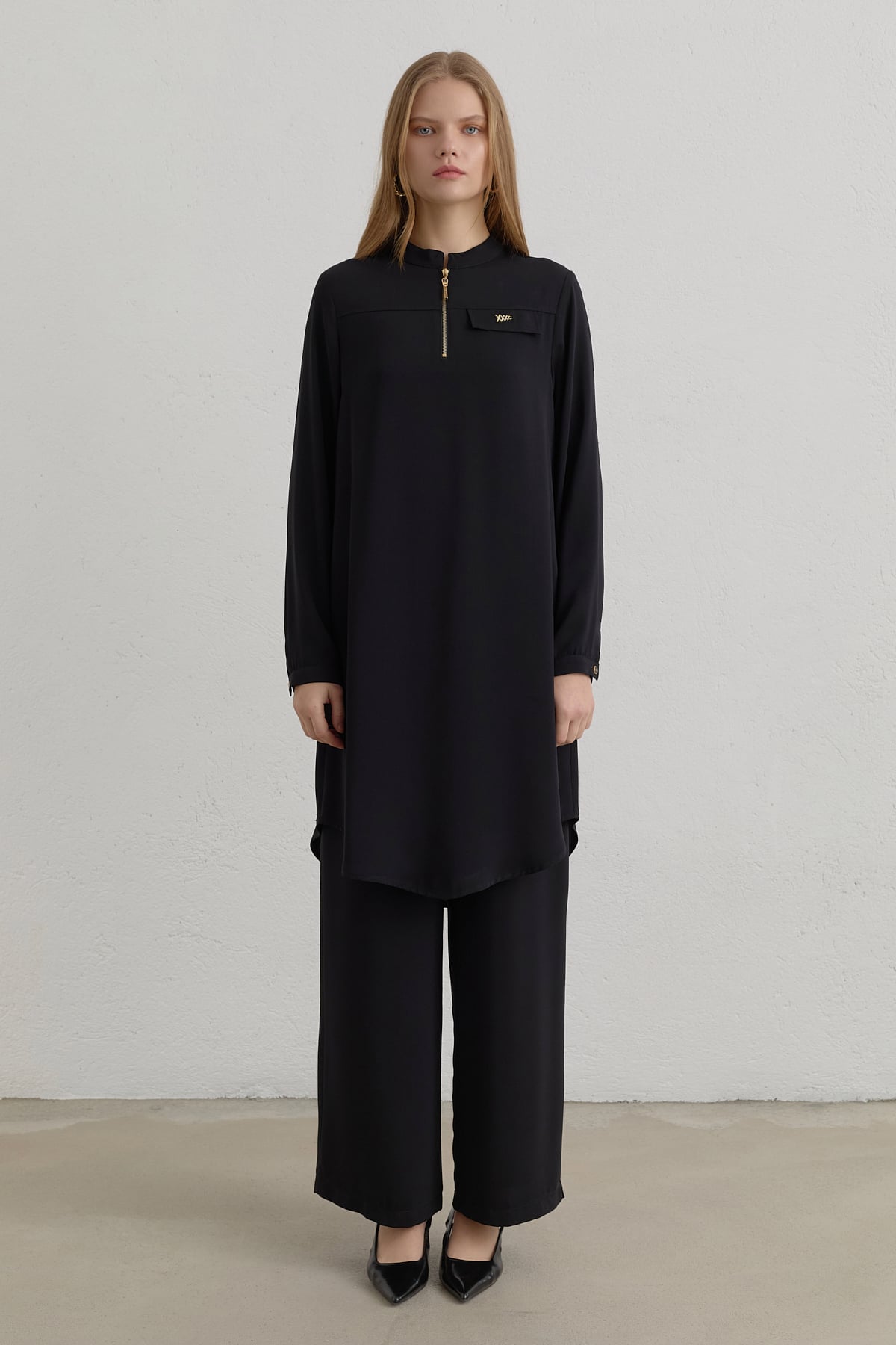 Fermuar Detaylı Hakim Yaka Basic Tunik  Siyah