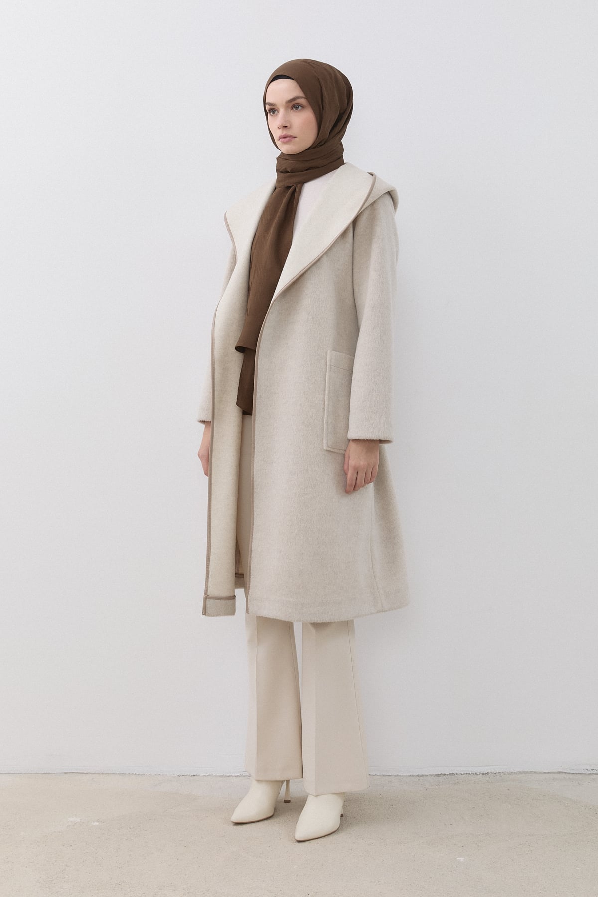 Kuşaklı Torba Cepli Kaban  Bej