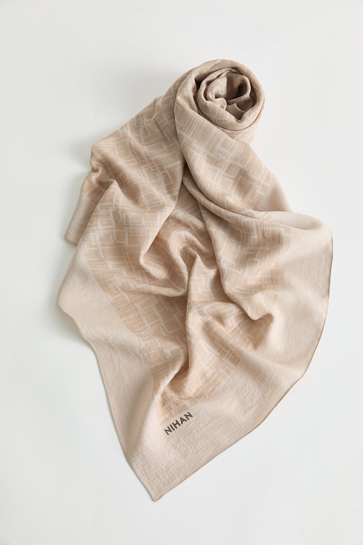 Nihan Geometrik Desen Jakar Eşarp  Latte