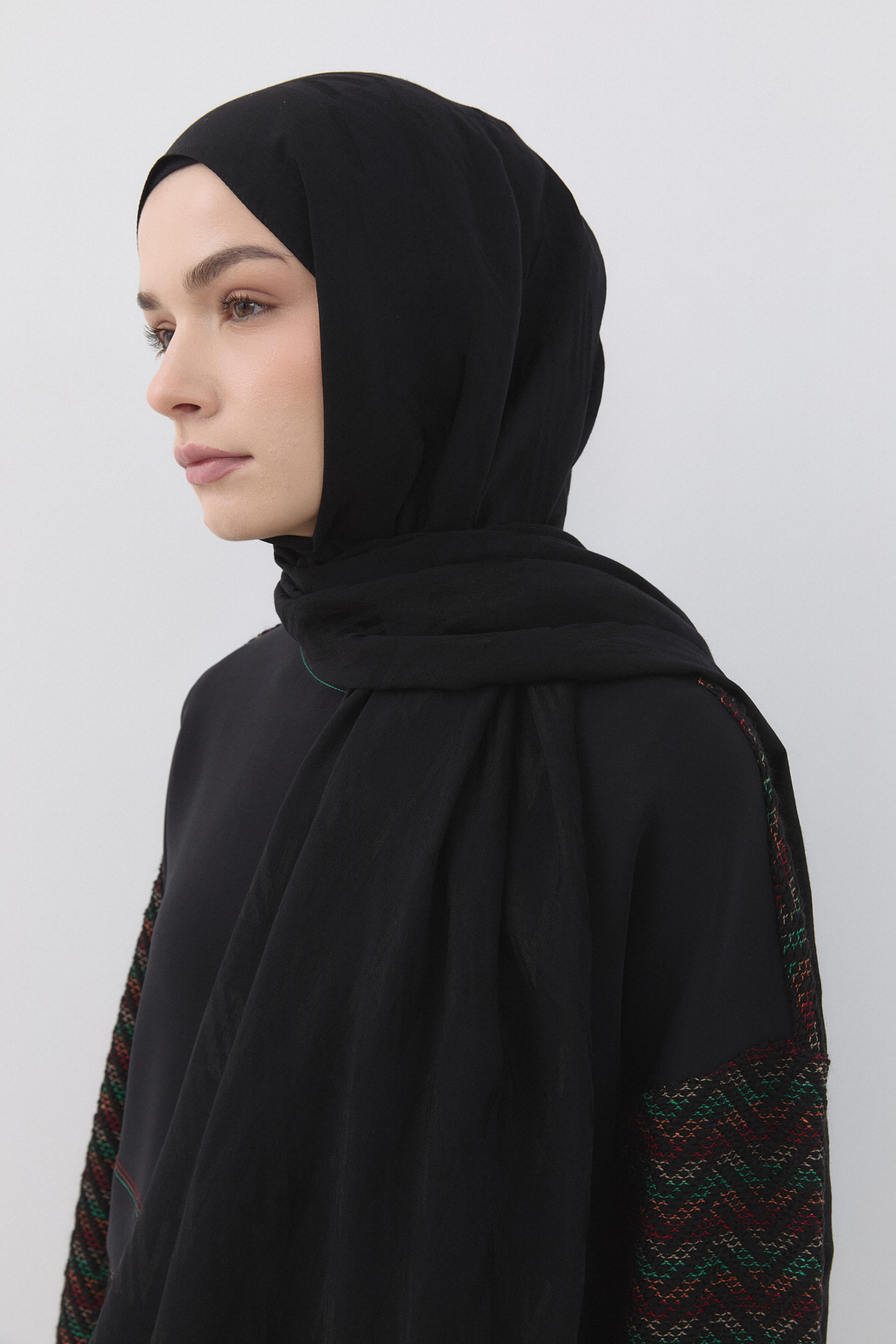 Nihan Logo Desen Naia Pamuk Şal  Siyah